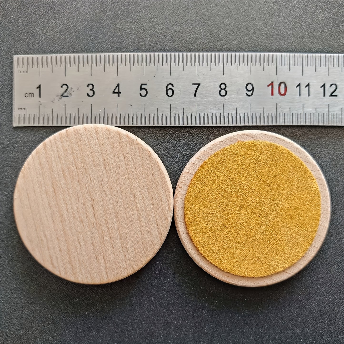 Size of Montessori-inspired sensory kit with seven wooden textured pieces for tactile stimulation in babies.